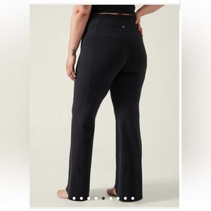 Athleta Salutation Stash Flare Pant | Black | Size 2X